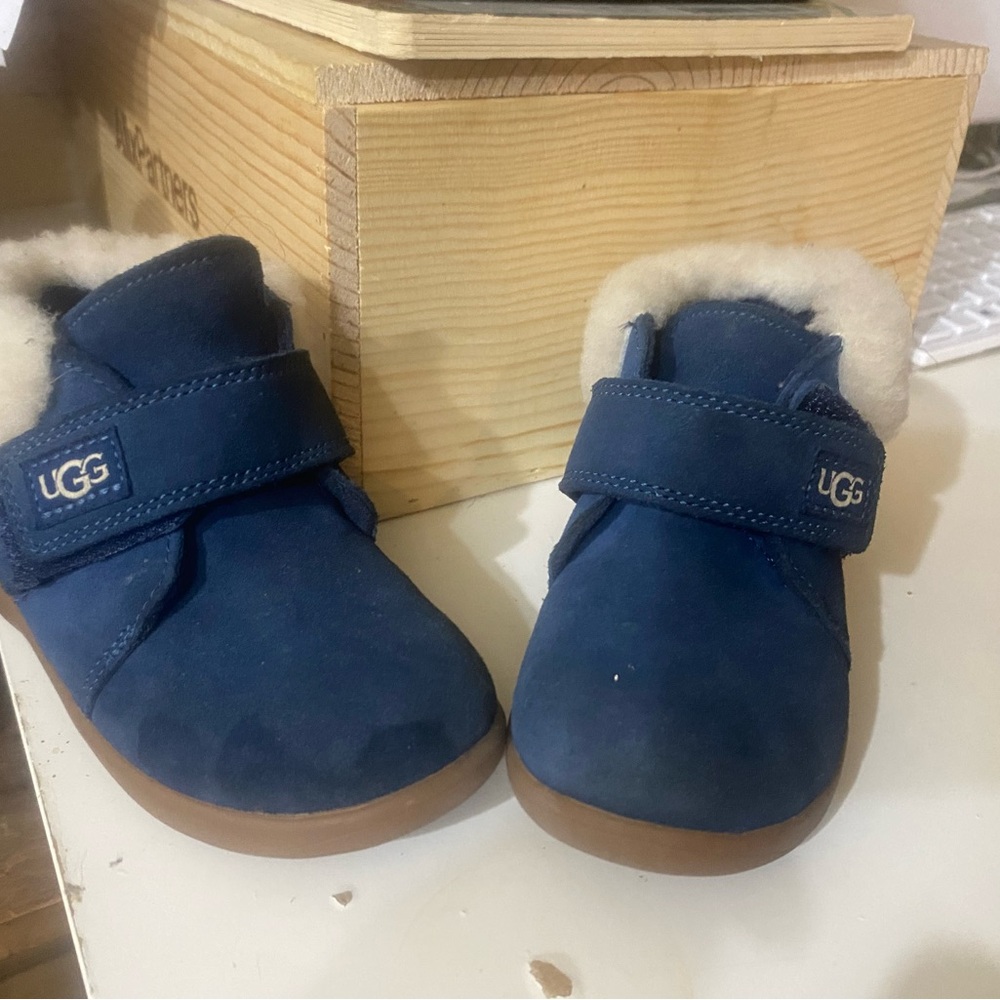 Toddler ugg boots - Picture 2 of 2